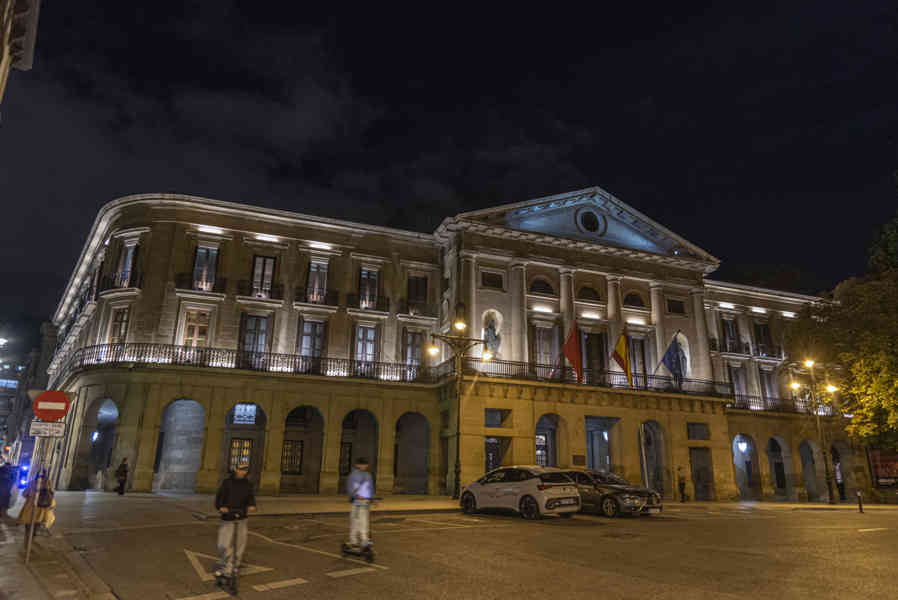 Pamplona 036 - palacio de Navarra-Diputación de Navarra.jpg